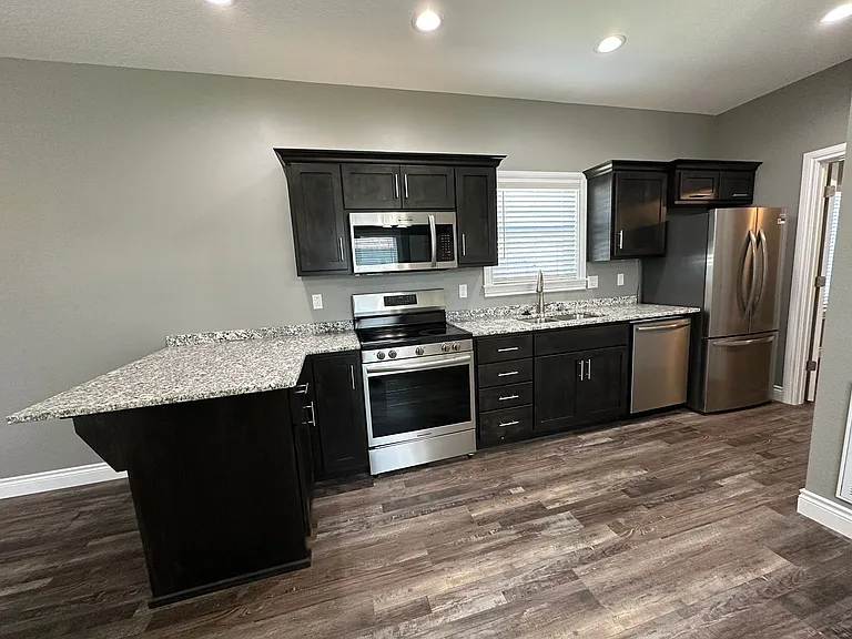7375 Hercules Ln — Photo 3