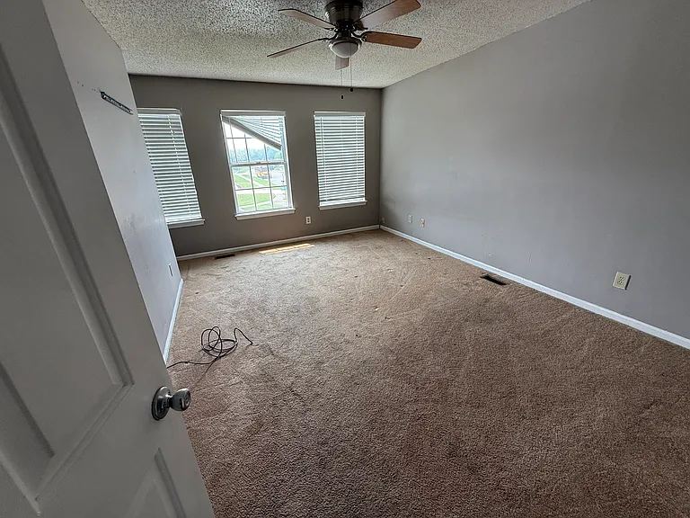 2000 Monument Dr — Photo 25