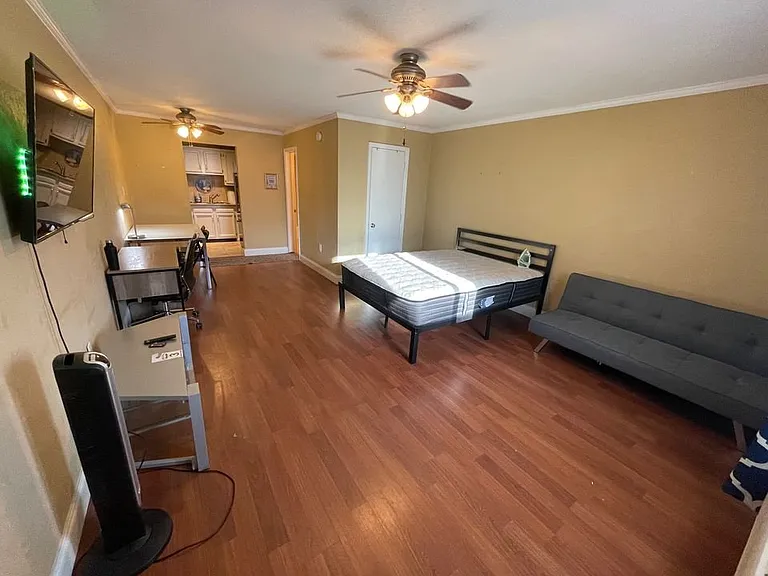 405 Dunwoody St #3 — Photo 1