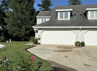 7438 W Tuckaway Creek Dr, Franklin, WI