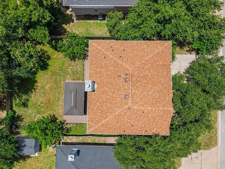 706 Hilltop Dr — Photo 18