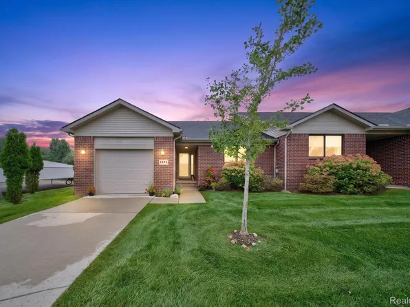 1471 Duncan Ct, Chelsea, MI 48118