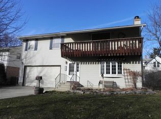 317 Wall St, Geneva, IL 60134