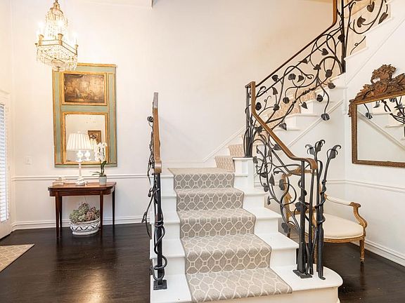 3rd image of 2525 Peachtree Rd NE APT 25