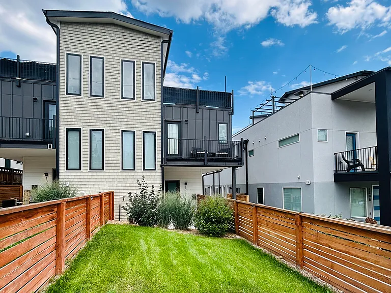 1312 Knox Ct — Photo 1