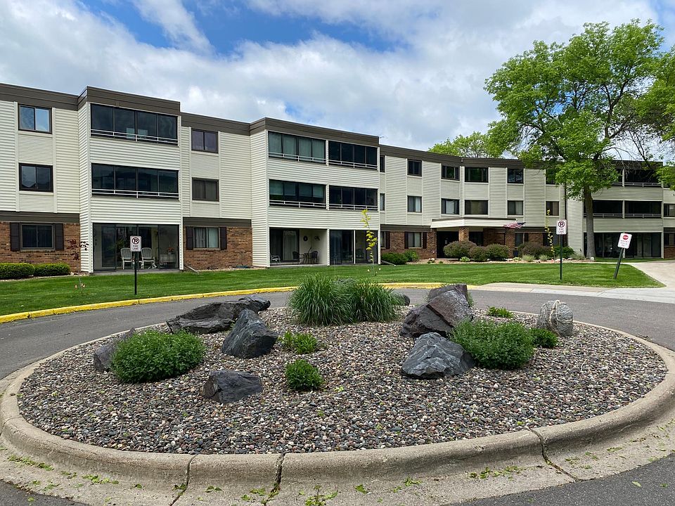 1st image of 10600 43rd Ave N APT 311