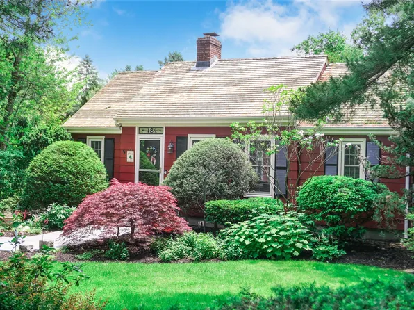 184 S Country Road, Bellport Village, NY 11713