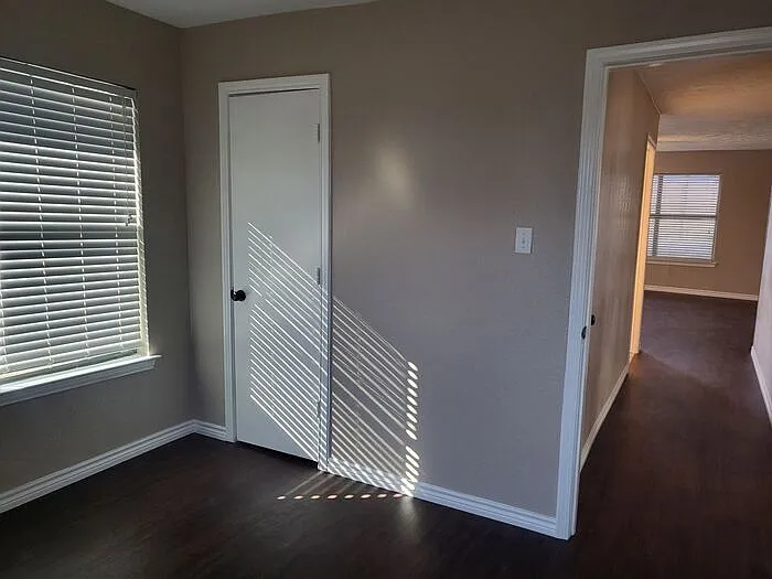 324 W Young St — Photo 12