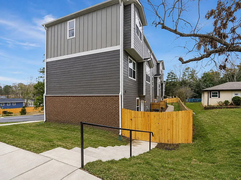 8931 Sharonbrook Dr — Photo 33