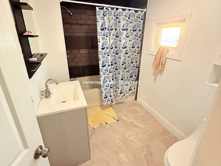 37 Cleveland St #2 — Photo 12