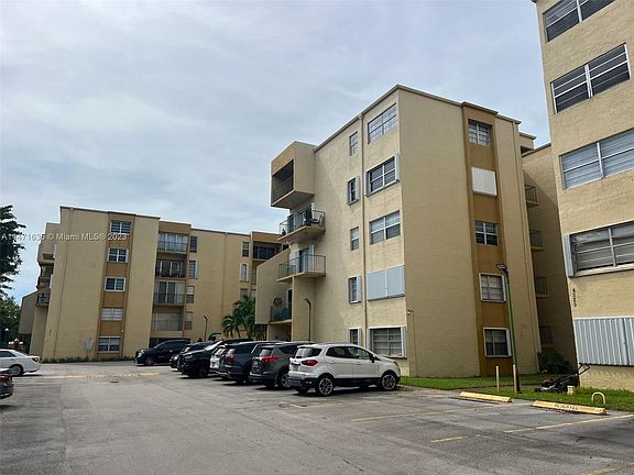 2nd image of 1975 W 44th Pl #109