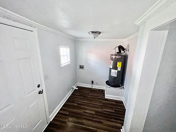 5th image of 1004 Spengler St