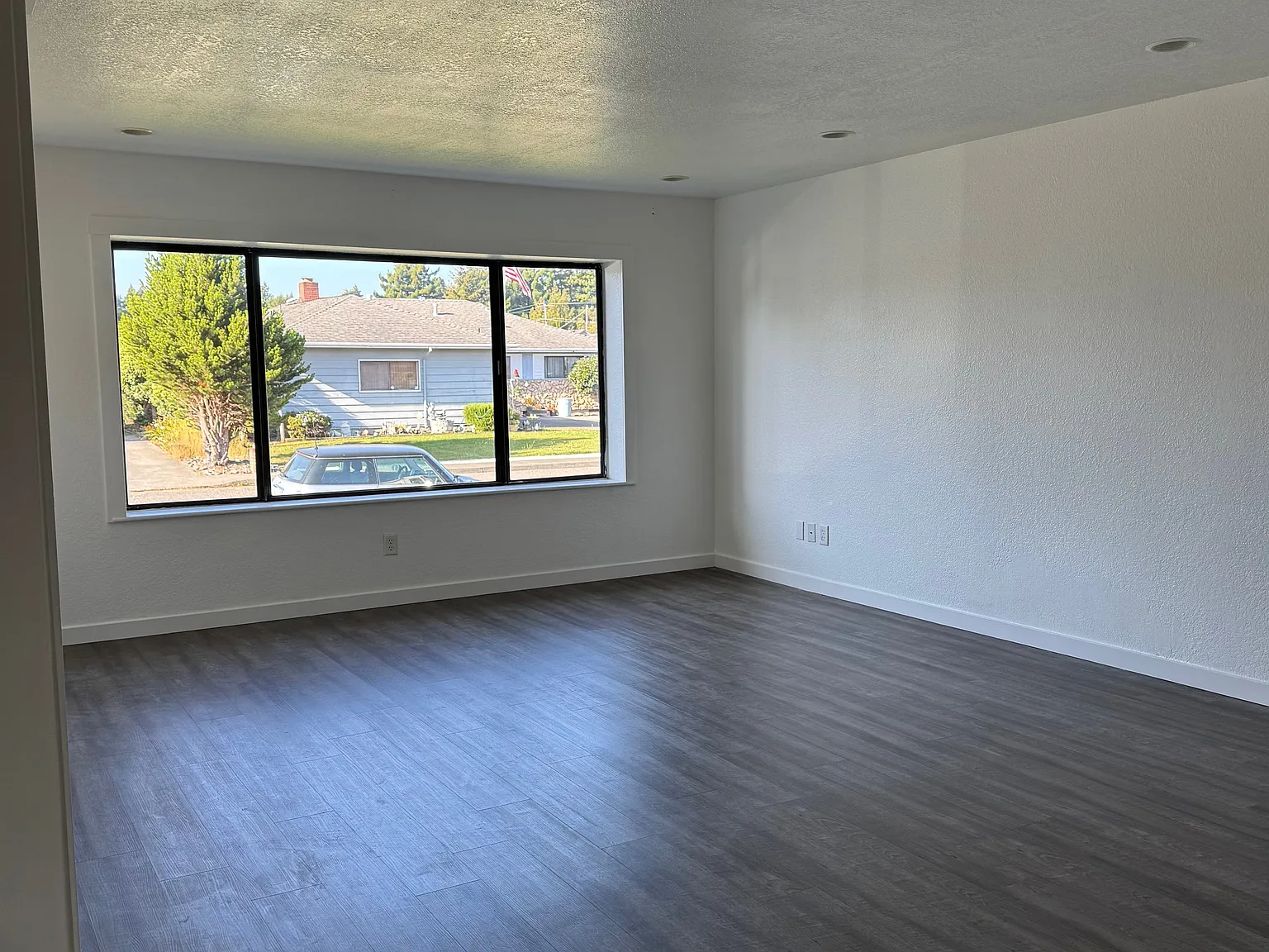 3 bed, 1600 sqft, $2,600 — Photo 3