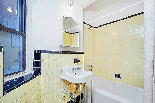 Rented by Artur Gutman, LREB | media 3