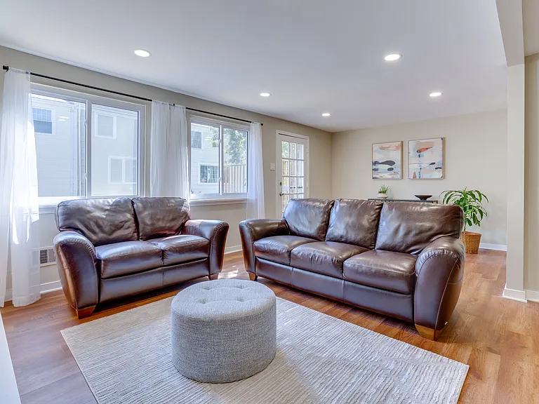 8063 Saint Annes Ct #3 — Photo 26