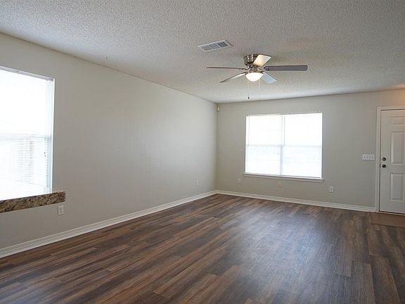5th image of 1055 Antigua Cir