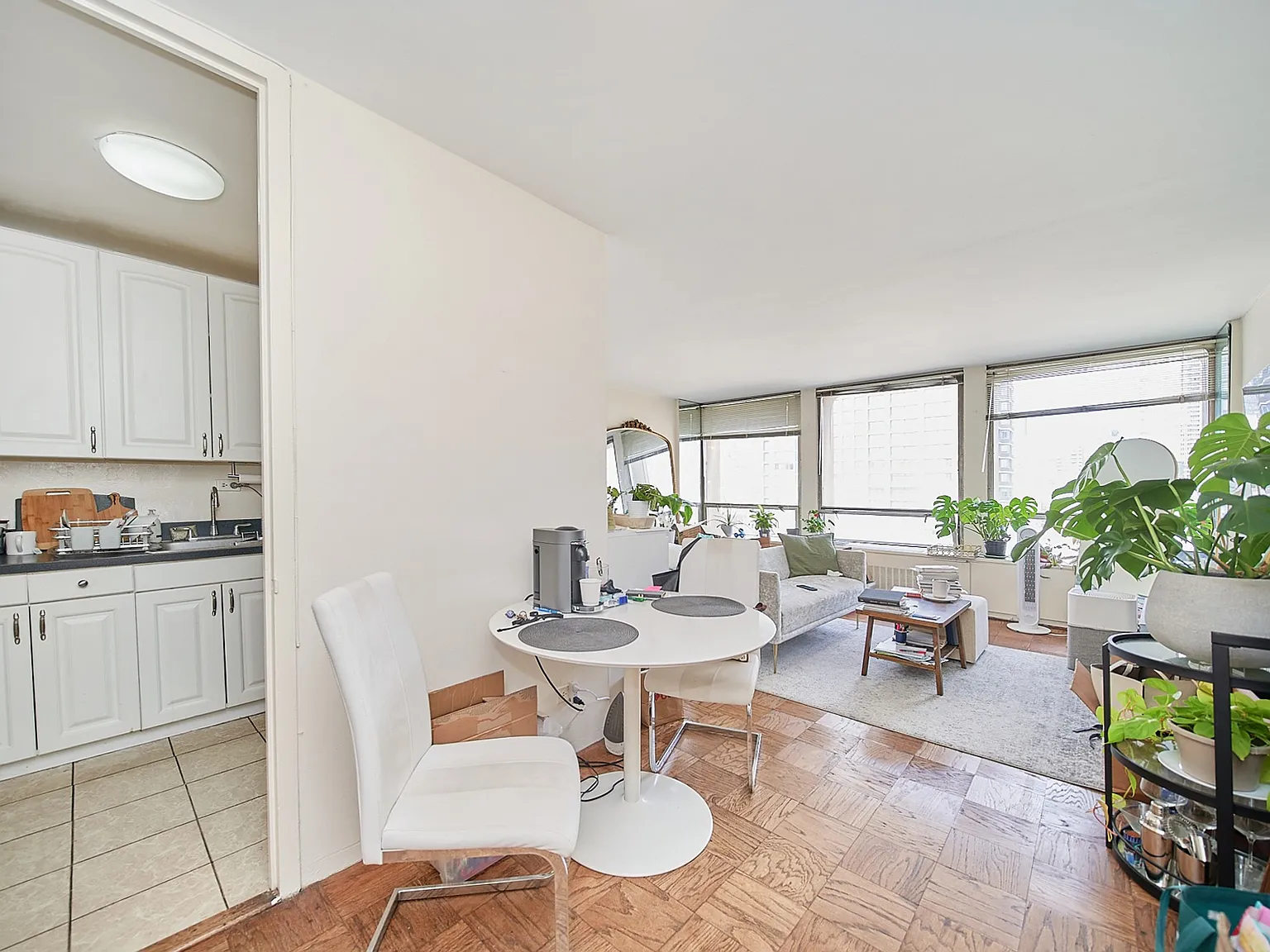 300 East 33rd Street — Photo 4