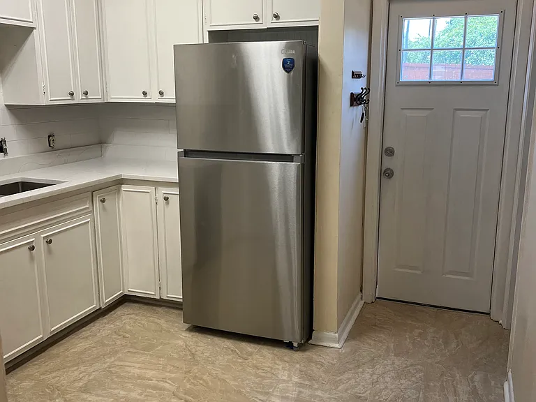 803 Ockley Dr #6 — Photo 5