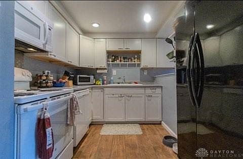 2nd image of 6654 Helwig Dr