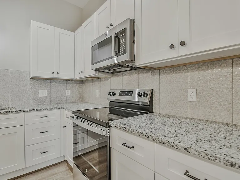 1313 Corpus Ave #B — Photo 6