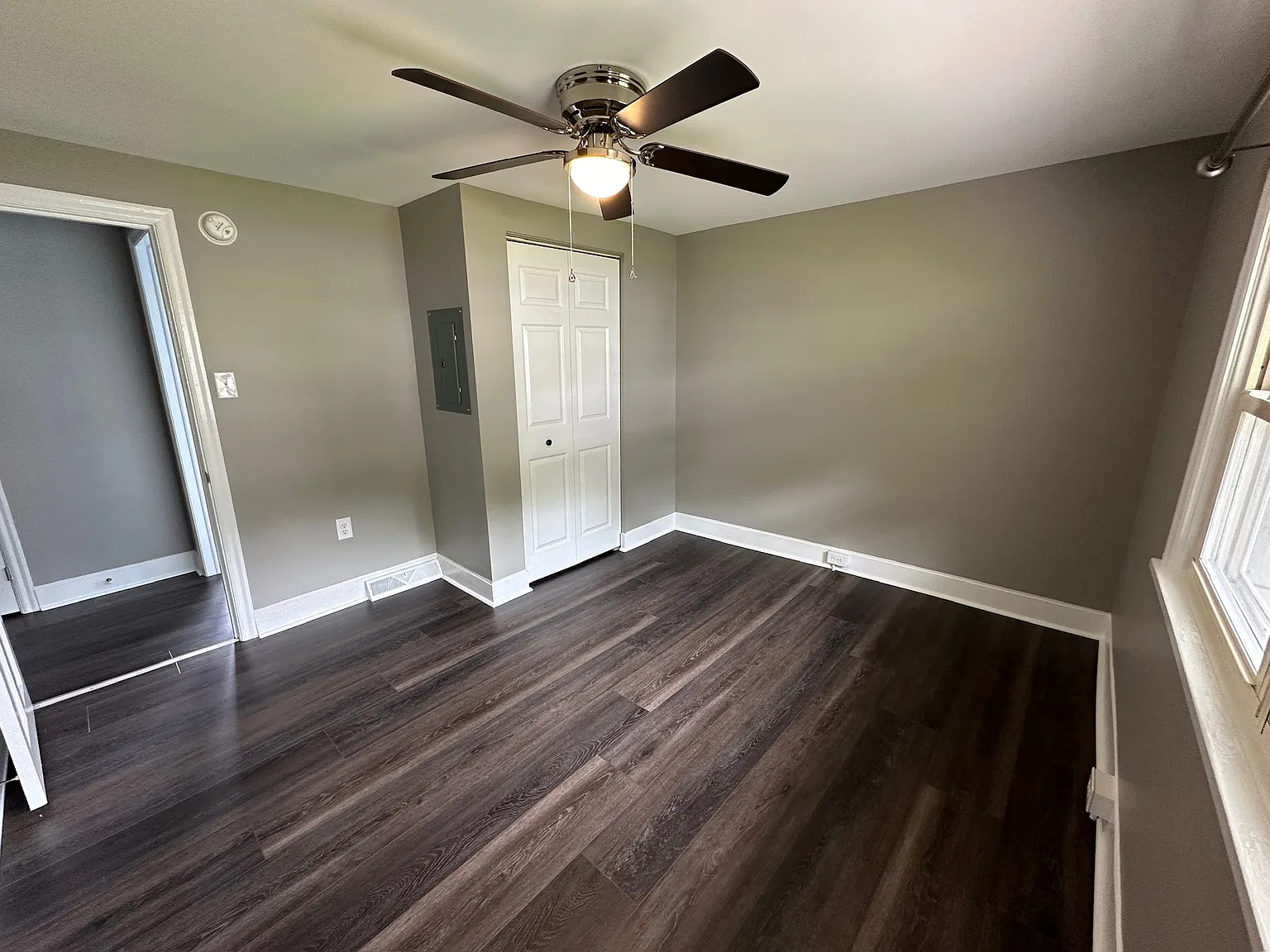 210 Hill St — Photo 4