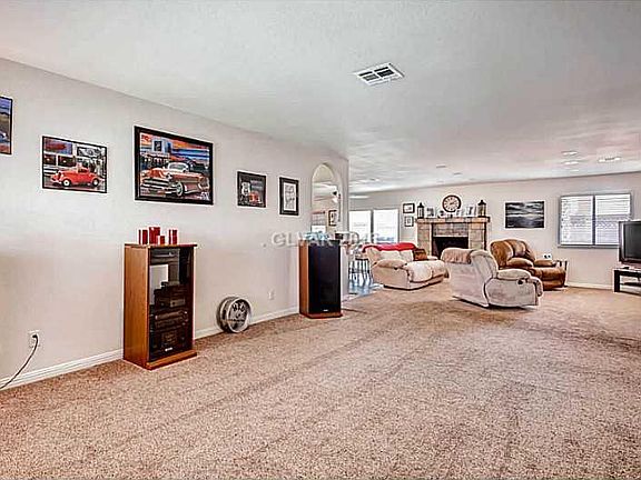 3rd image of 6713 Greydawn Dr