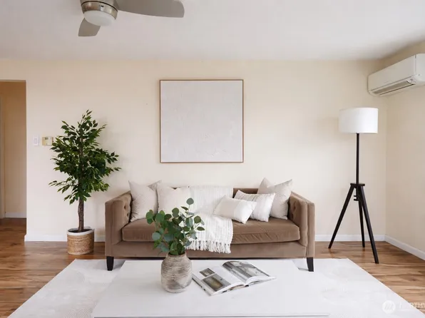 10904 49th Ave S, Tukwila, WA 98178