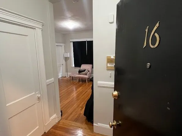 40 Hemenway St #16, Boston, MA 02115