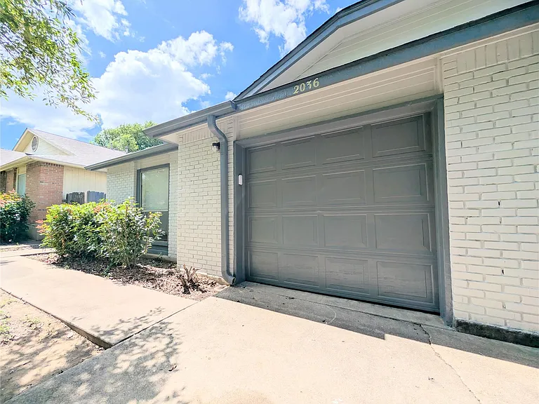 2036 Redwing Way — Photo 2
