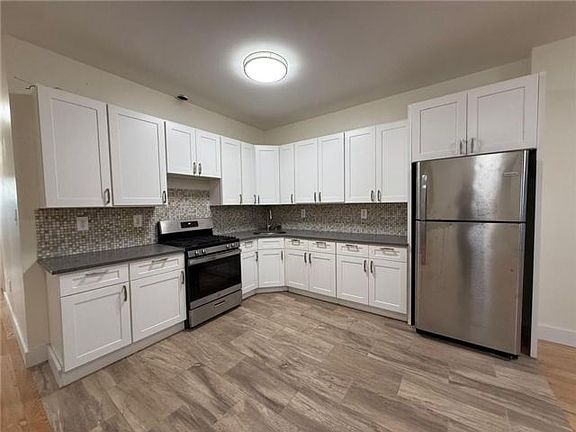 2nd image of 199 Bay 20th St APT 1