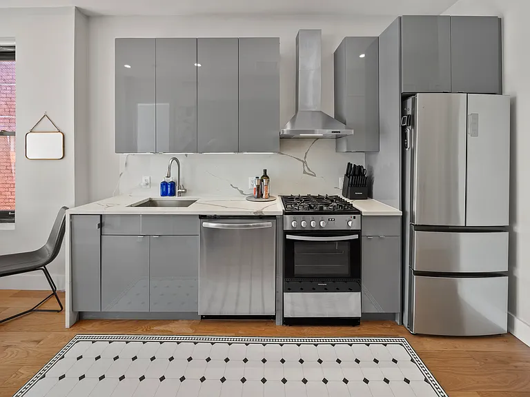 1090 Carroll St #2R — Photo 11