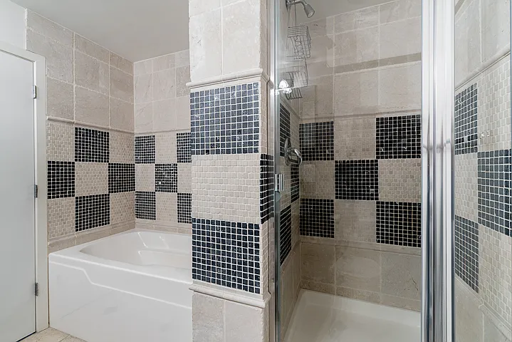 1735 N Paulina St #206 — Photo 12