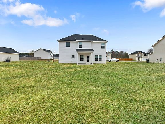 5th image of 258 Summerhill Dr