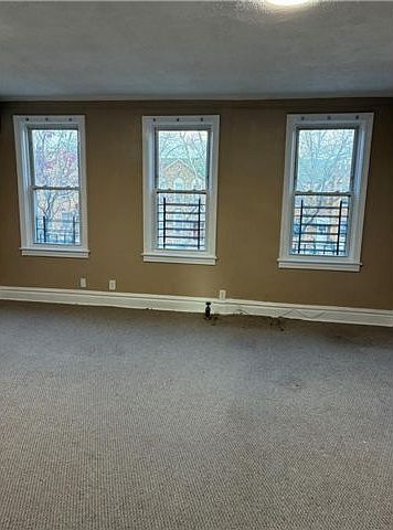 1st image of 2030 Coyle St #1