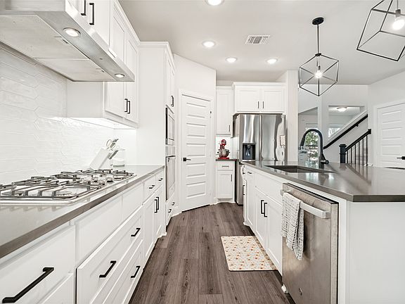 3rd image of 909 Almond Blossom Cir