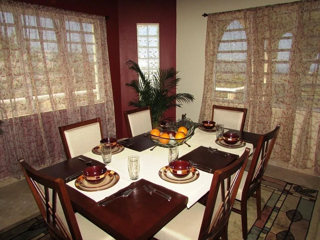 3 bed, $5,000 — Photo 3