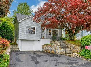 5 Livingston Ave, Valhalla, NY 10595