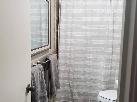 5th image of 203 Longview Rd