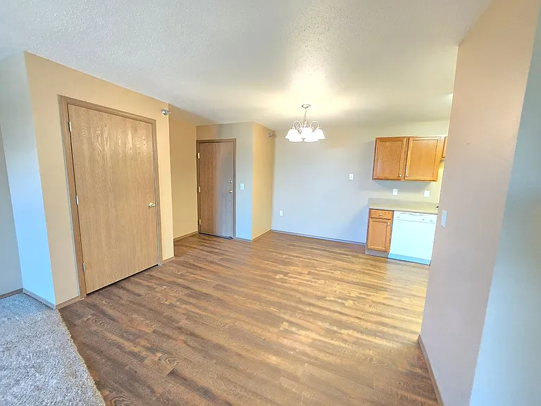 Eastern Hills Apartments — Photo 16