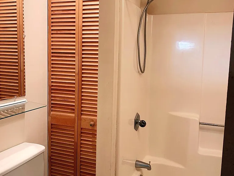 406 Whitree Ln — Photo 18