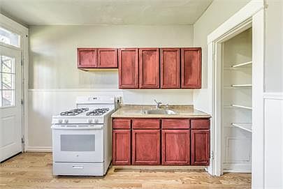 2nd image of 3640 Shaw Blvd #1W