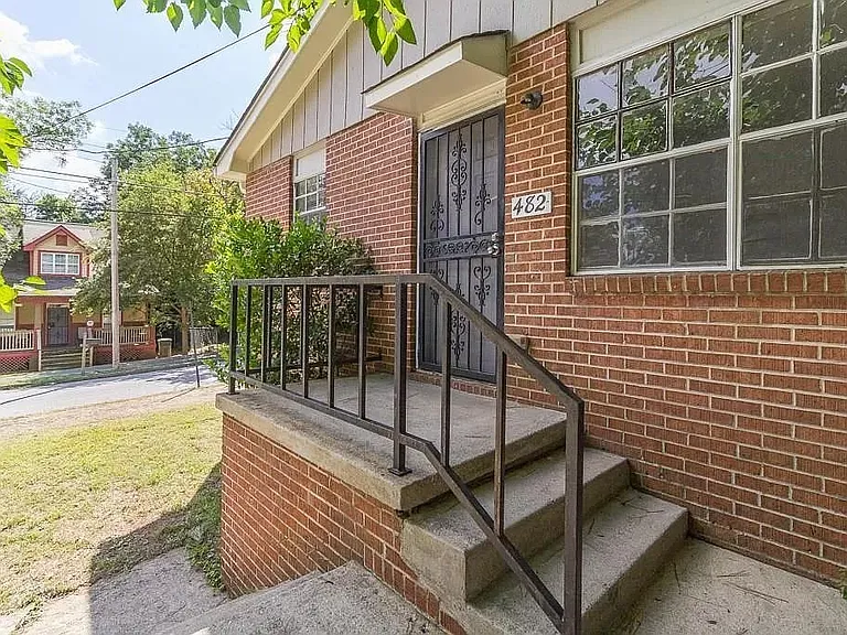 482 Arthur St SW — Photo 8