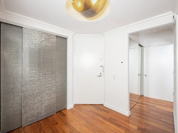 150 West 56th Street image 1 of 8