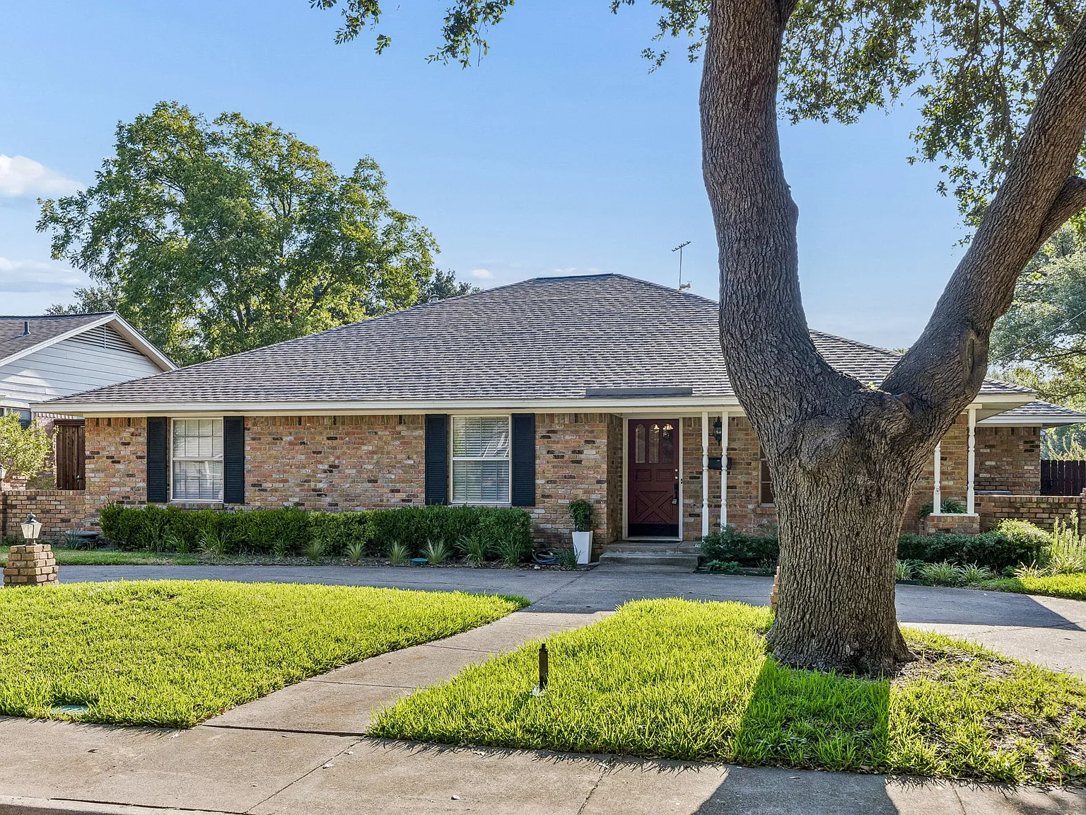 3 bed, 2320 sqft, $3,800 — Photo 1