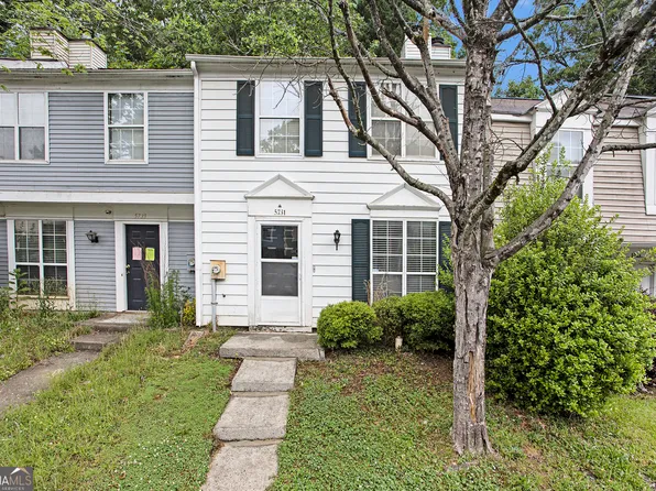 5731 Wells Cir, Stone Mountain, GA 30087