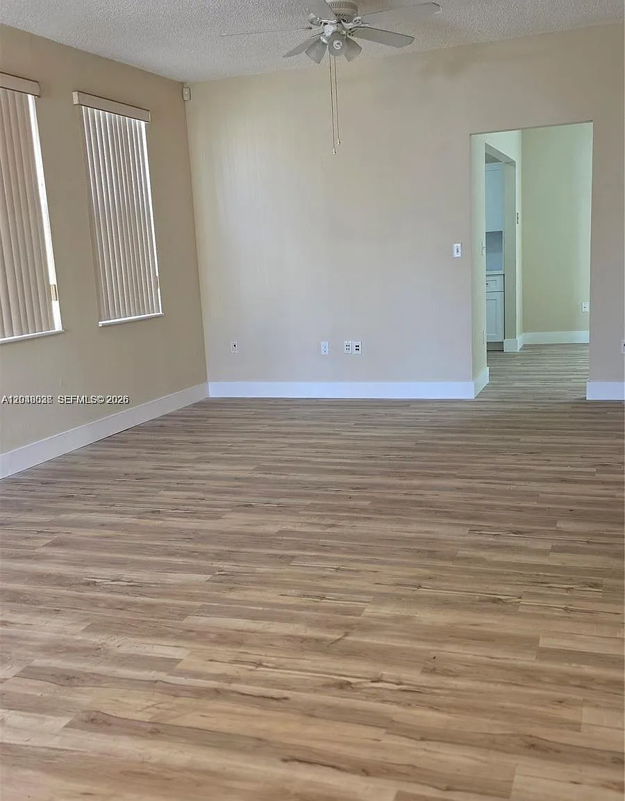 3 bed, 2.0 bath, $3,200 — Photo 2