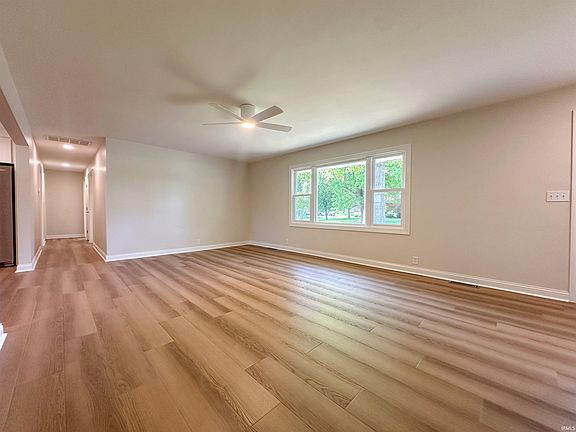 5th image of 3600 W Petty Rd