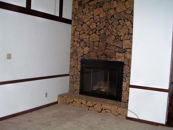 3rd image of 309 Mimosa Park Dr
