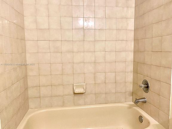 3rd image of 8039 Lake Dr APT 203