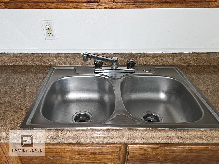 825 Saint Monica Dr — Photo 9